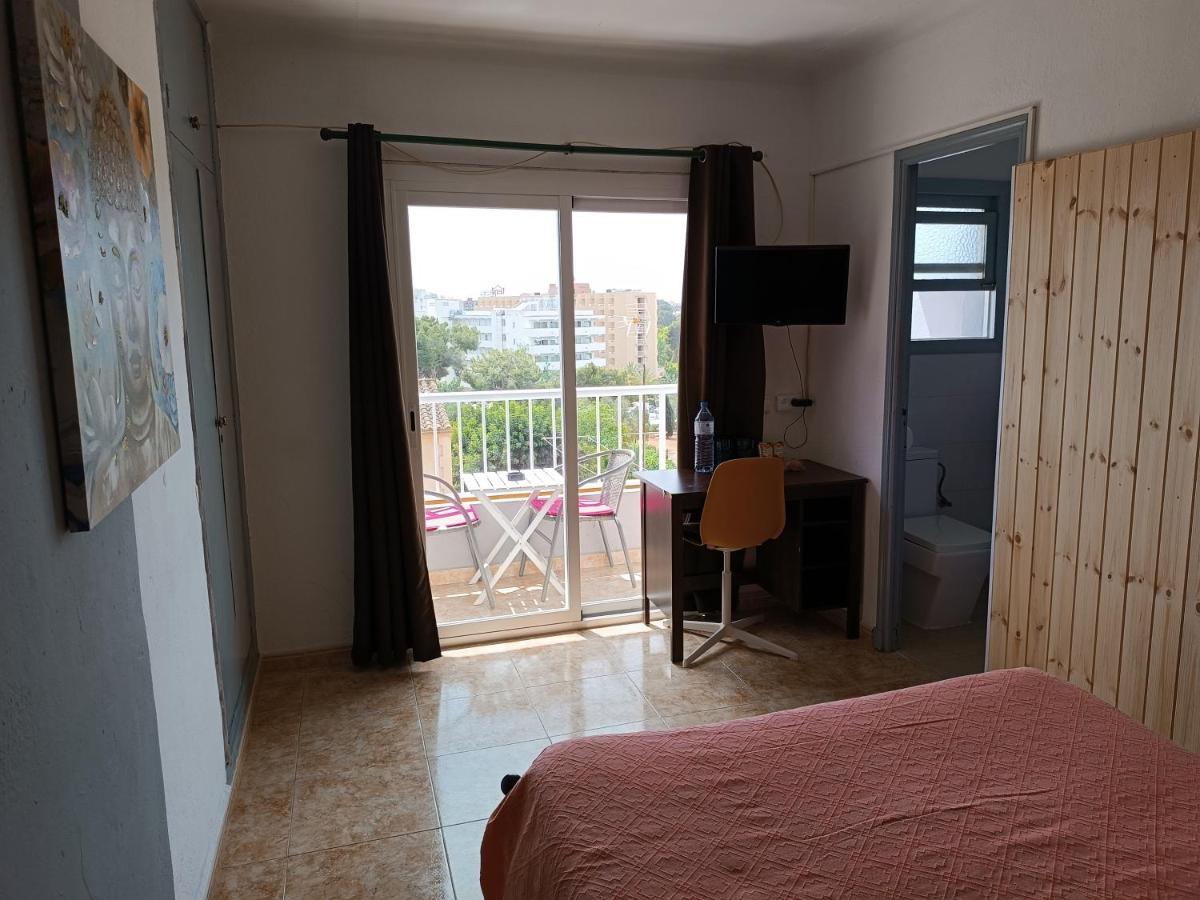 Hostal Belgica Palma Nova  Bagian luar foto