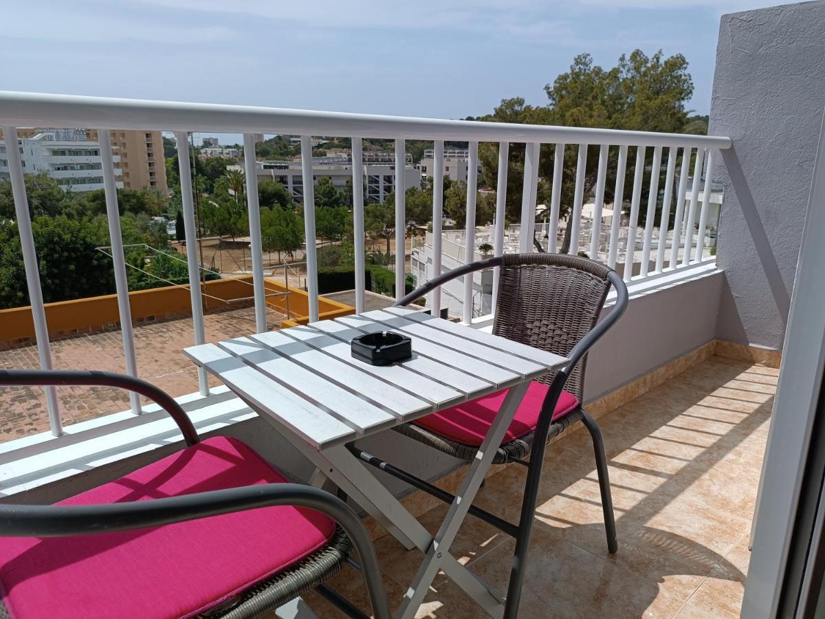 Hostal Belgica Palma Nova  Bagian luar foto