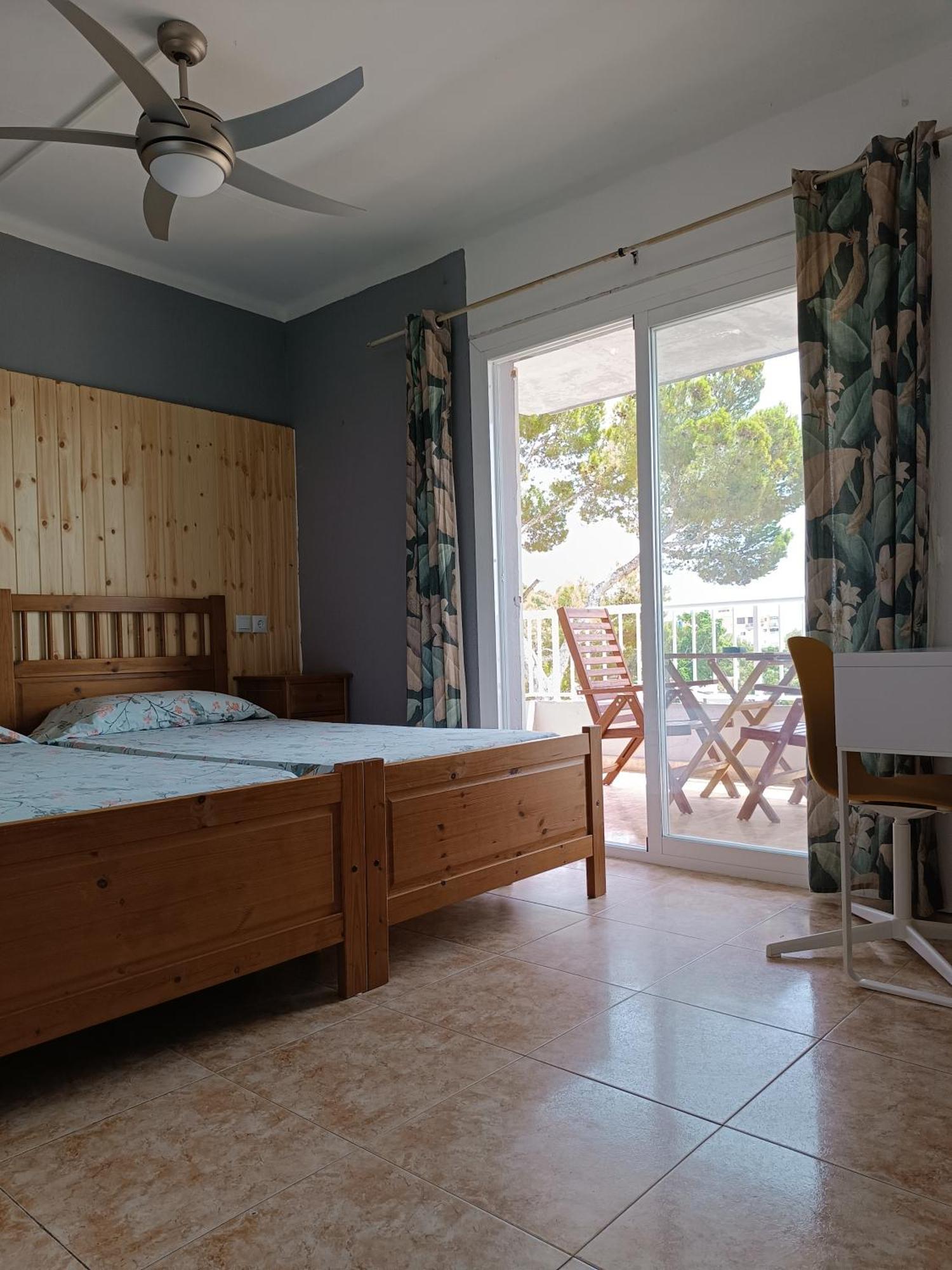 Hostal Belgica Palma Nova  Bagian luar foto