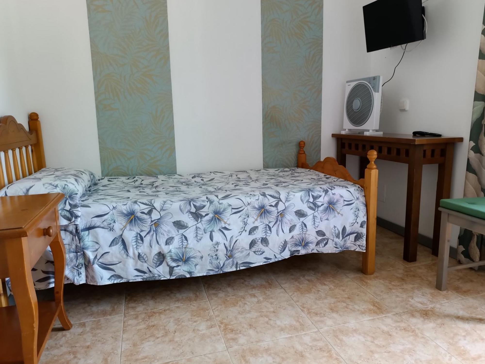 Hostal Belgica Palma Nova  Ruang foto