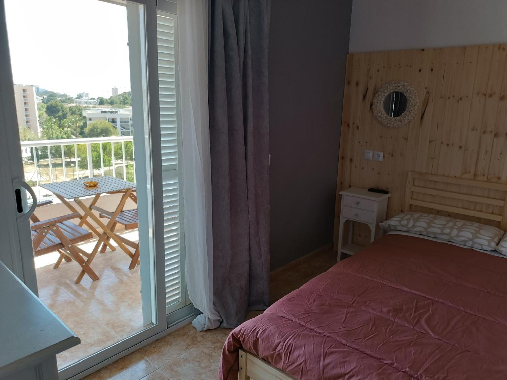 Hostal Belgica Palma Nova  Bagian luar foto