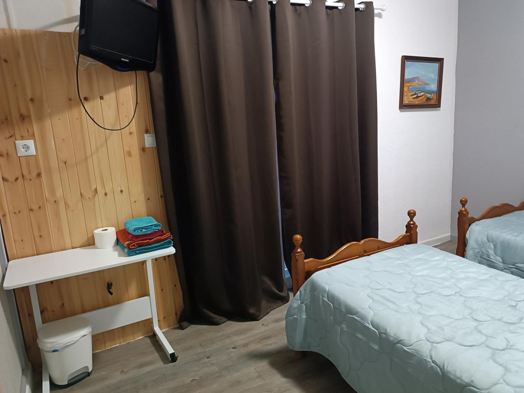 Hostal Belgica Palma Nova  Bagian luar foto