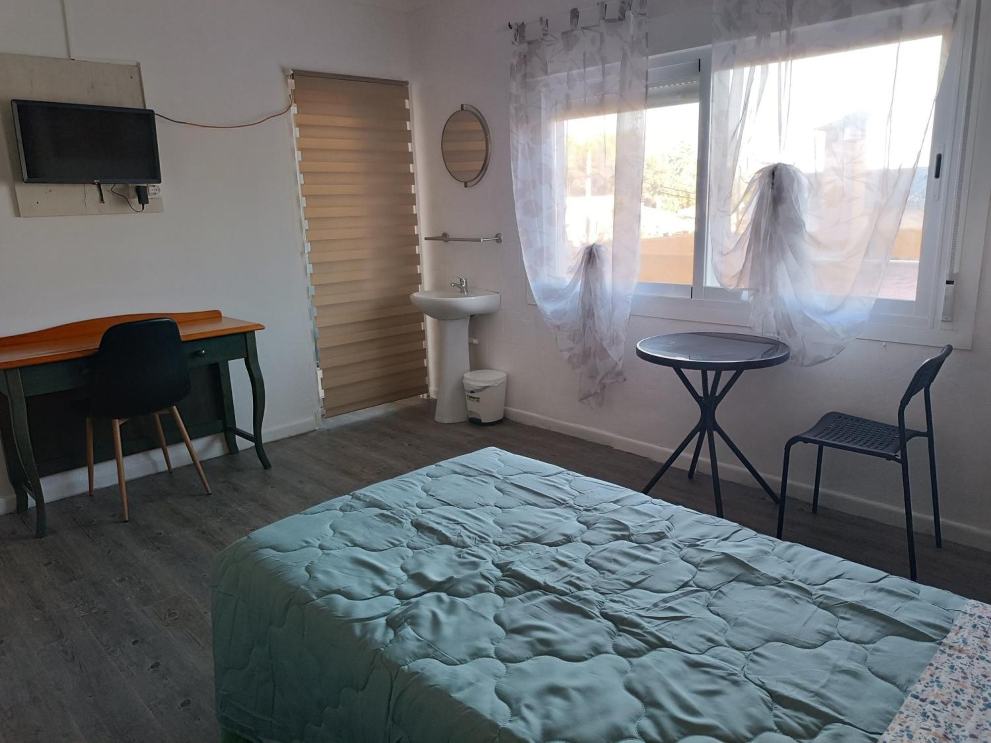Hostal Belgica Palma Nova  Bagian luar foto