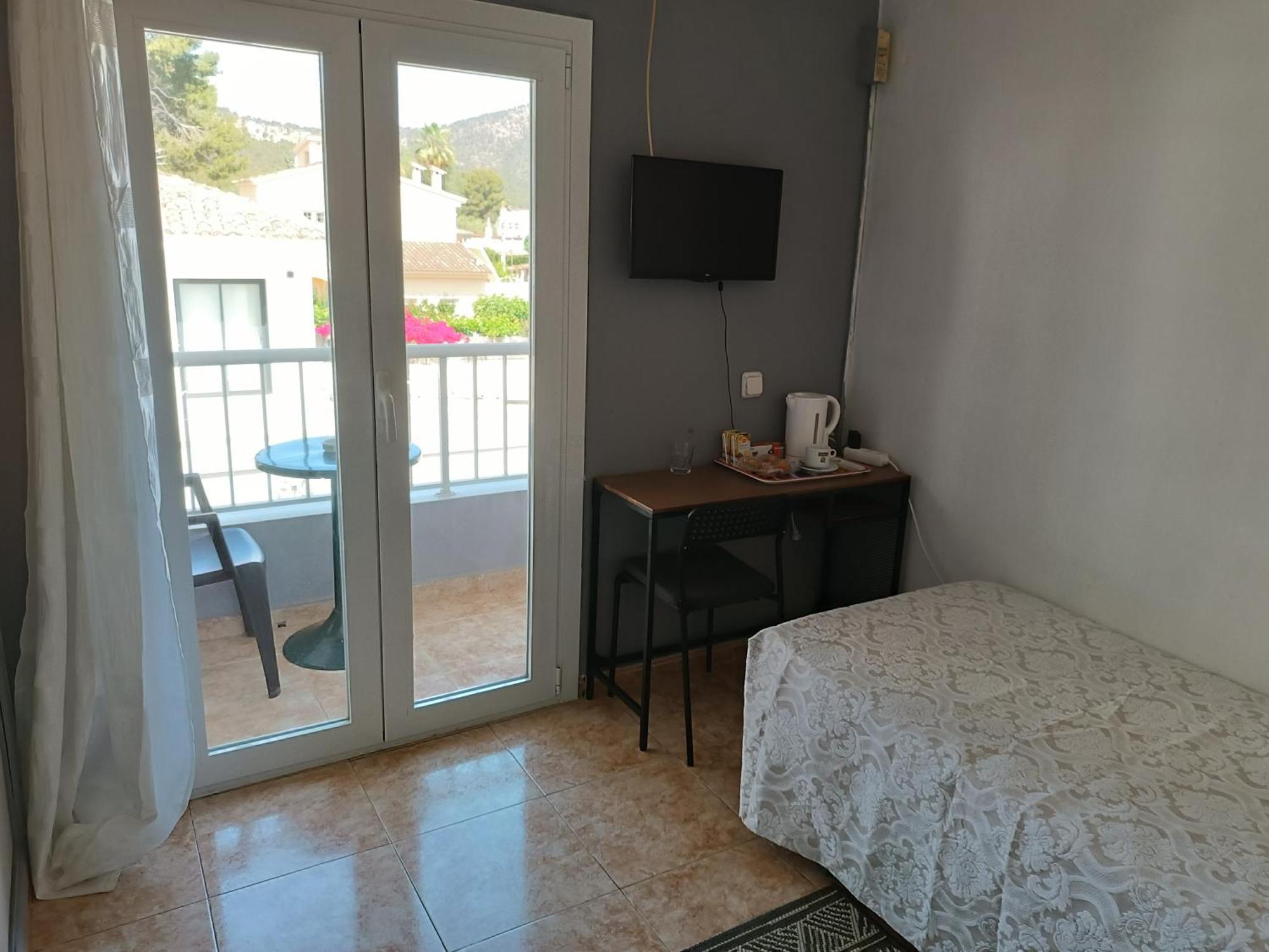 Hostal Belgica Palma Nova  Ruang foto