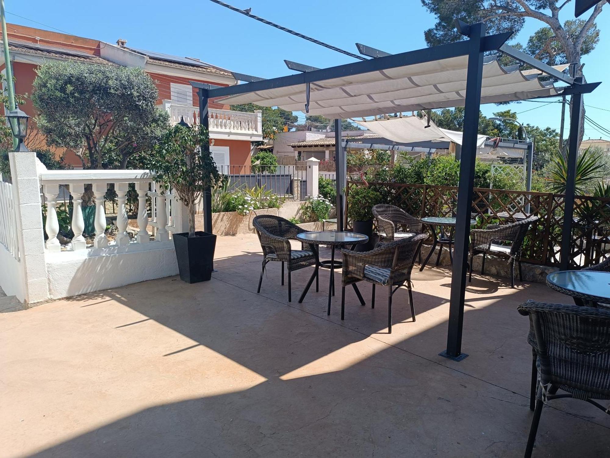 Hostal Belgica Palma Nova  Bagian luar foto