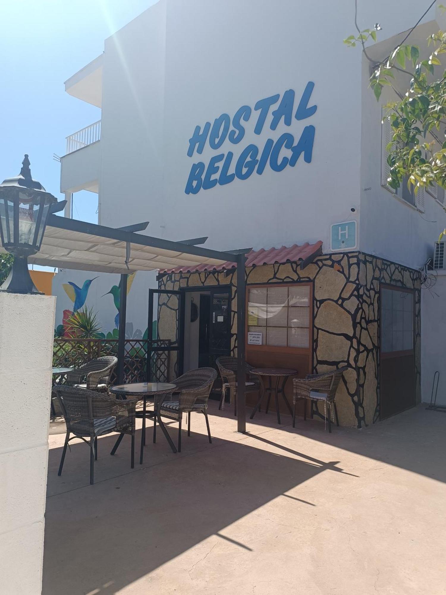 Hostal Belgica Palma Nova  Bagian luar foto