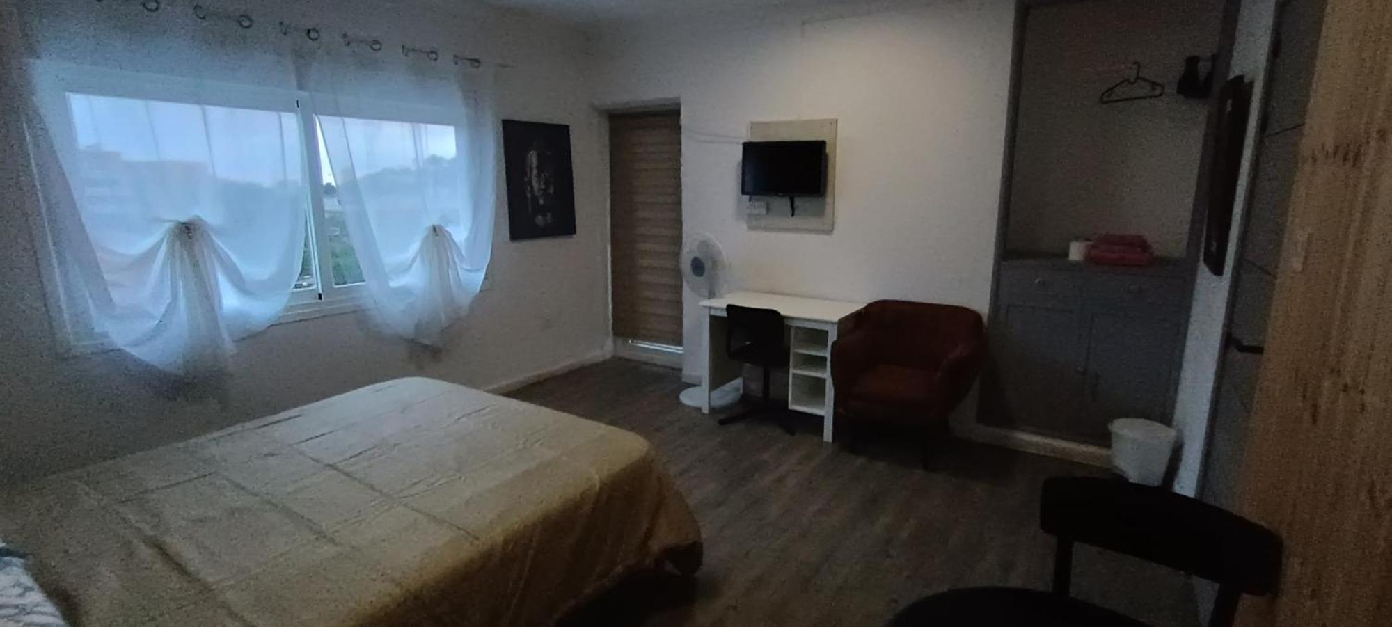 Hostal Belgica Palma Nova  Bagian luar foto